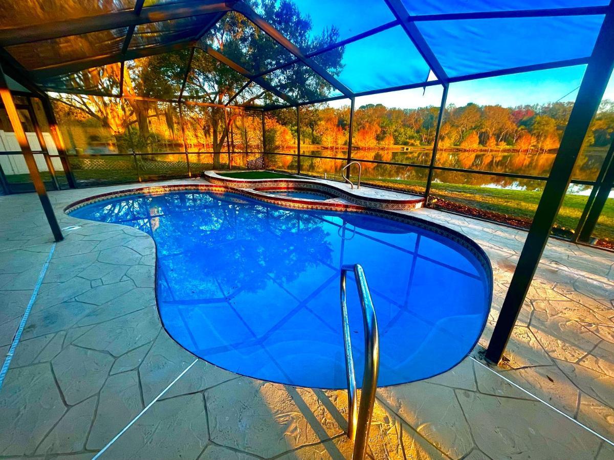 Golf Course Oasis With Pool- 4 Bedrooms! Tampa